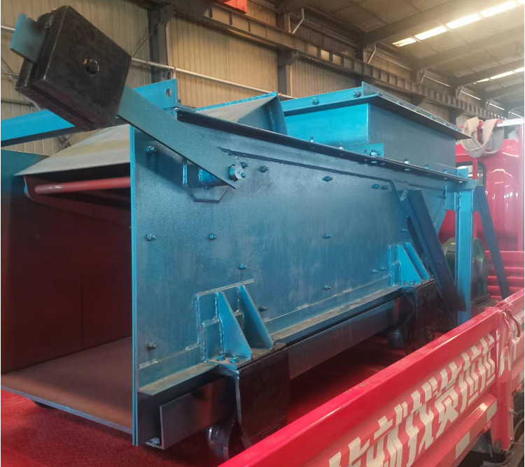 山東礦安機電生產(chǎn)的往復式給煤機發(fā)往河北滄州