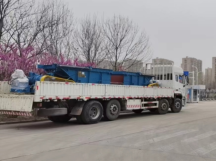 山東礦安機電生產的甲帶給煤機發(fā)往河南新鄉(xiāng)