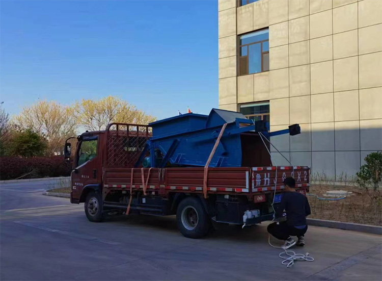 山東礦安機(jī)電生產(chǎn)的往復(fù)式給煤機(jī)裝車發(fā)貨