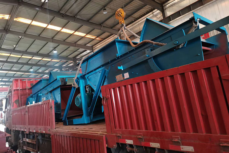 熱賣！山東礦安機(jī)電又一批往復(fù)式給煤機(jī)裝車發(fā)貨