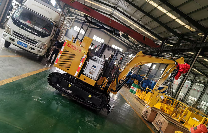 山東礦安機(jī)電生產(chǎn)的MWD2.0型礦用小型挖掘機(jī)裝車發(fā)貨